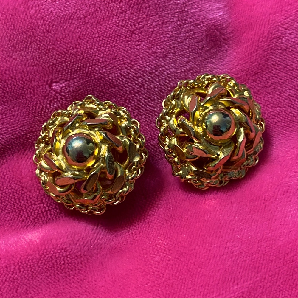 Vintage Signed HOBE Textured Gold Tone Clip On Earrings